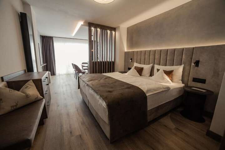 Room 44 of 95