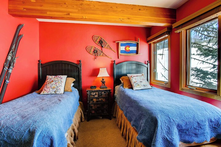 Room 45 of 229