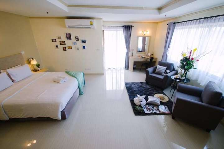 Room 17 of 83