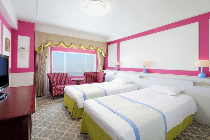 Room 16 of 52