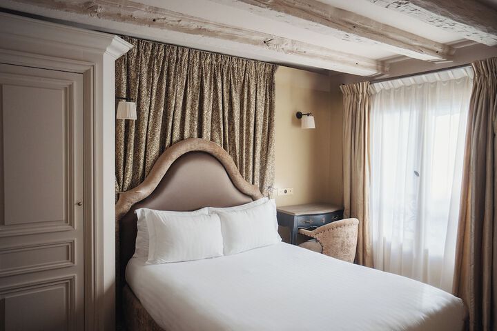 Room 15 of 49