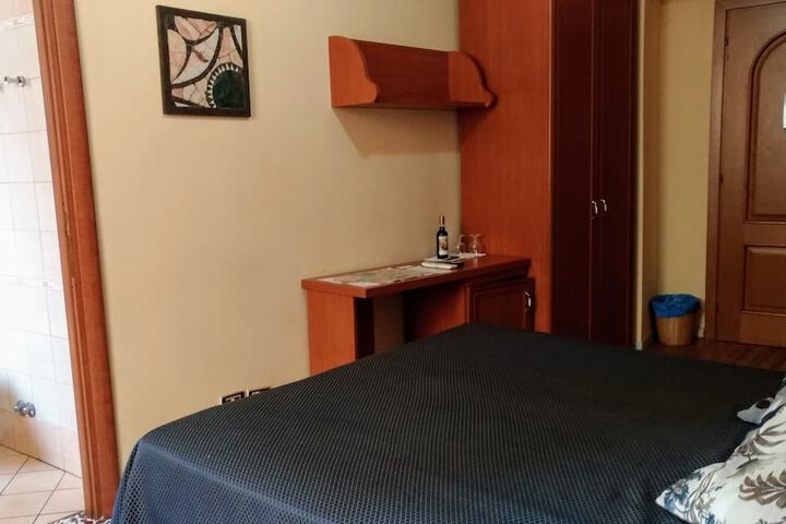 Room 5 of 43