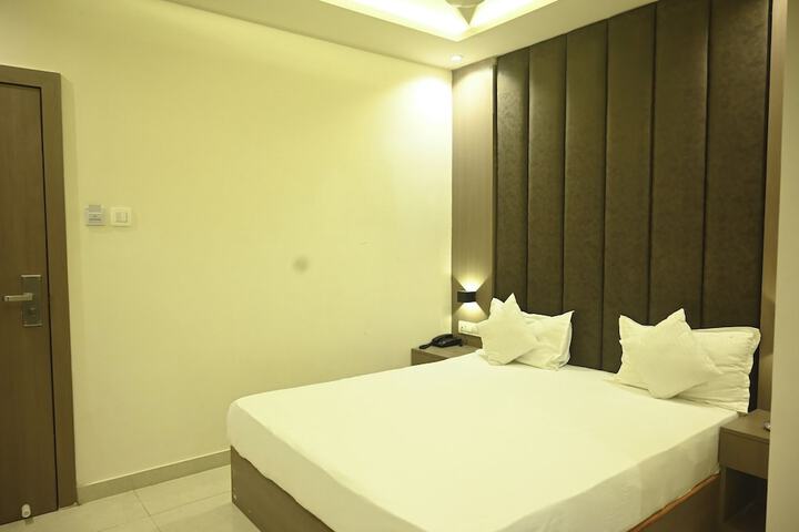 Room 19 of 38