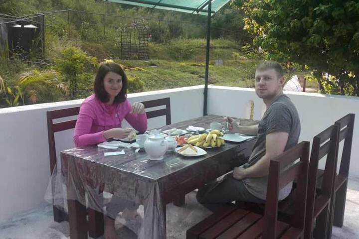 Dining 12 of 49