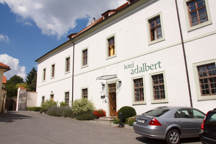 Hotel 66 of 73