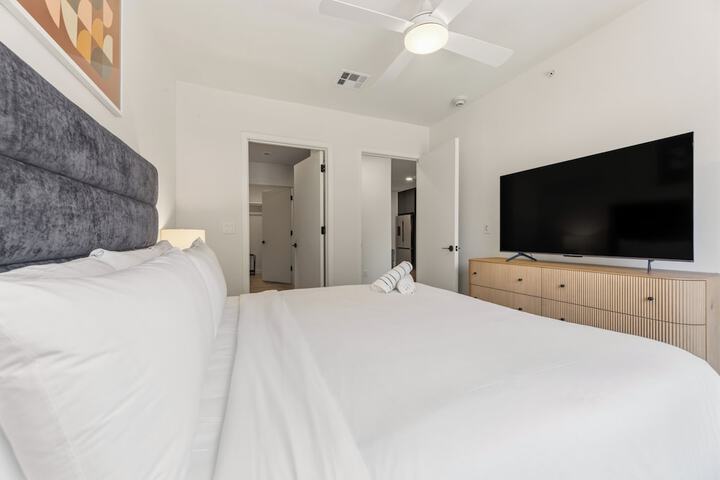 Room 43 of 184