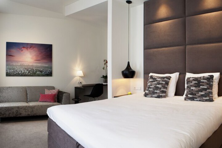 Room 30 of 65