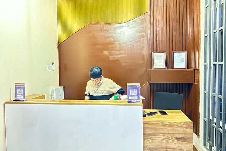 East Africa Hotel by Monalisa