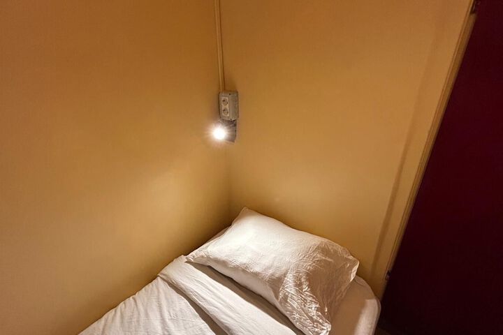 Room 59 of 86