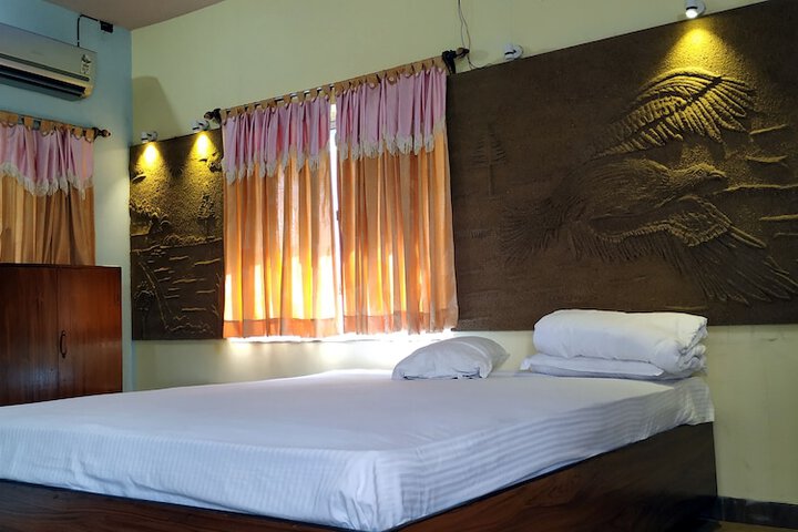 Room 8 of 27