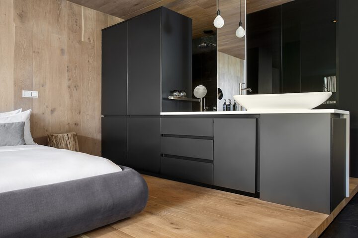 Room 3 of 58