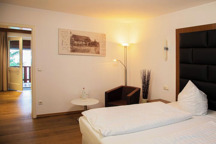 Room 10 of 25