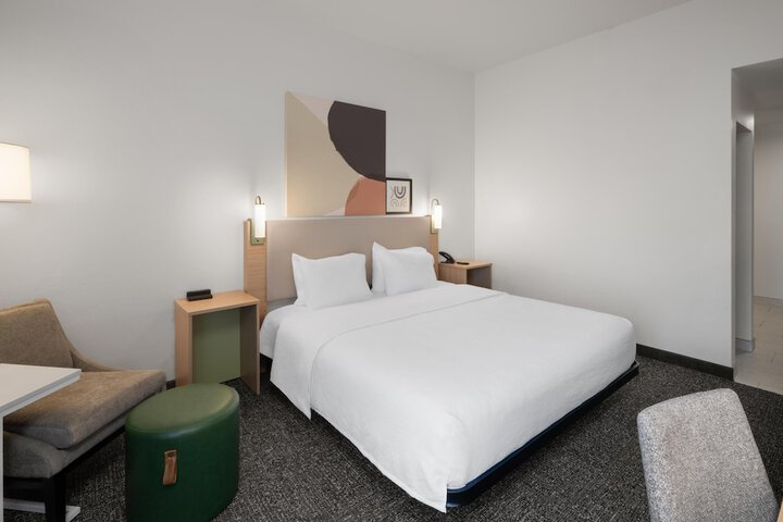 Room 35 of 63