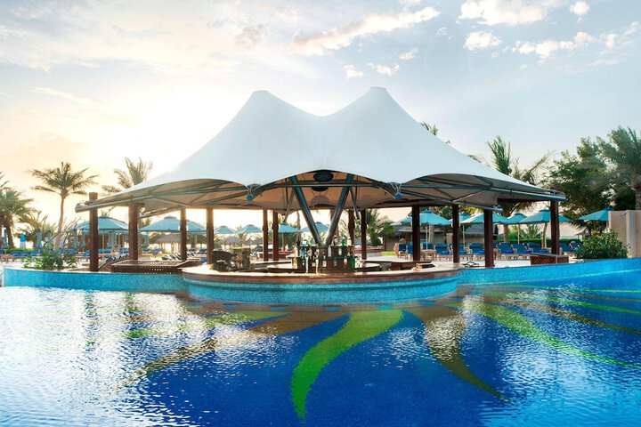 Hotel with Pool