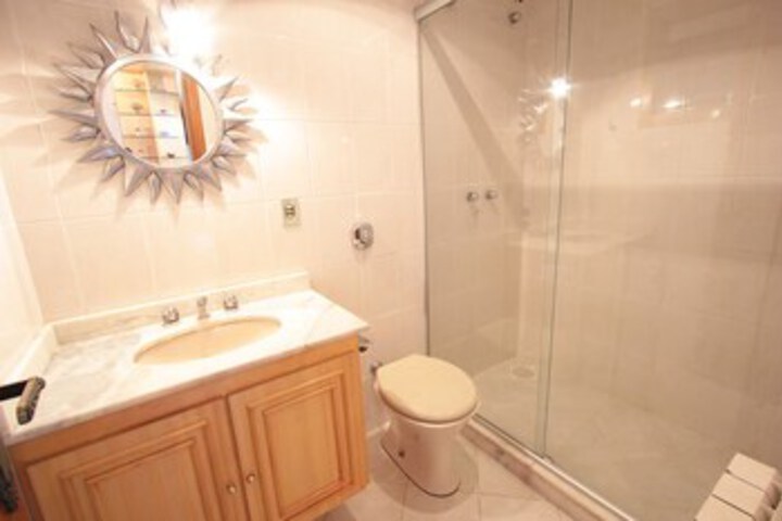 Room 3 of 9
