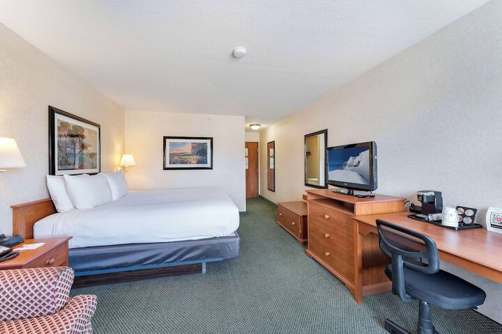 Room 25 of 53