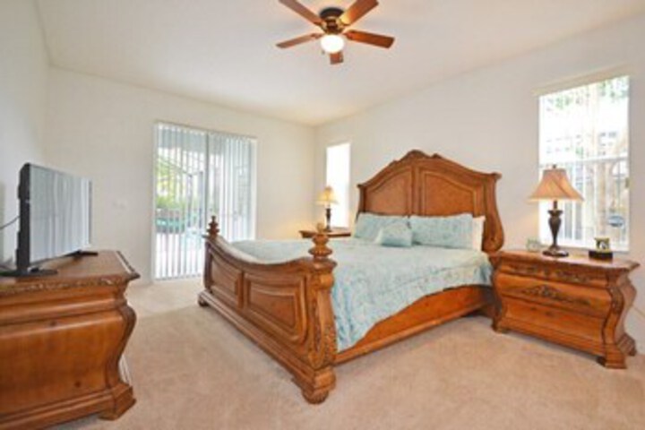 Room 2 of 70