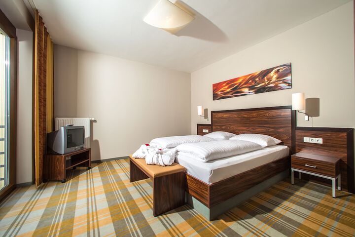 Room 9 of 47