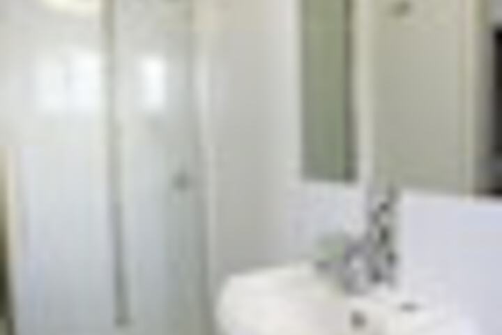 Room 185 of 261