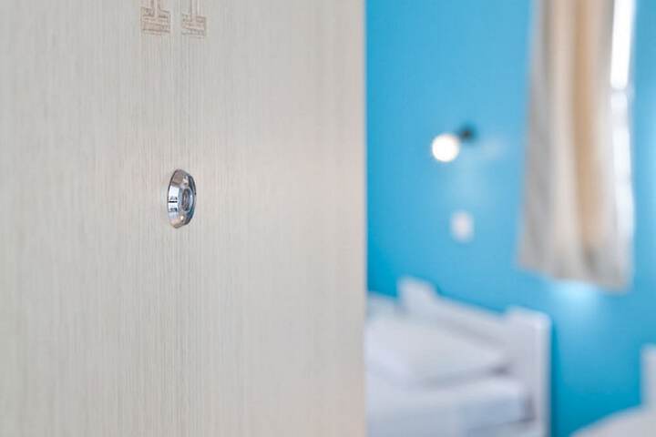 Room 16 of 39