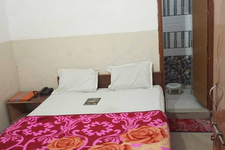 Room 3 of 15