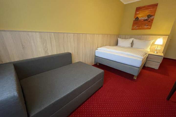 Room 15 of 99