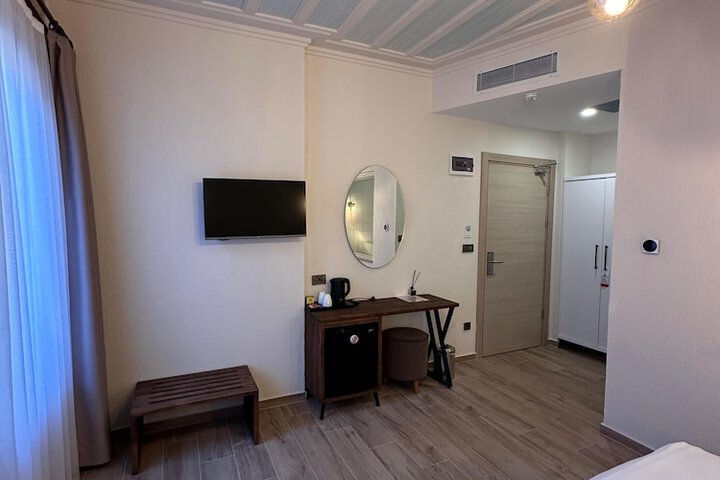 Room 8 of 51