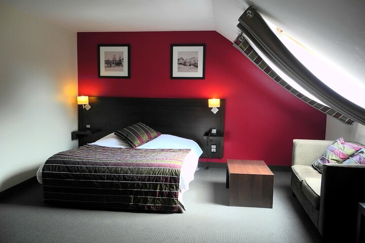Room 8 of 40