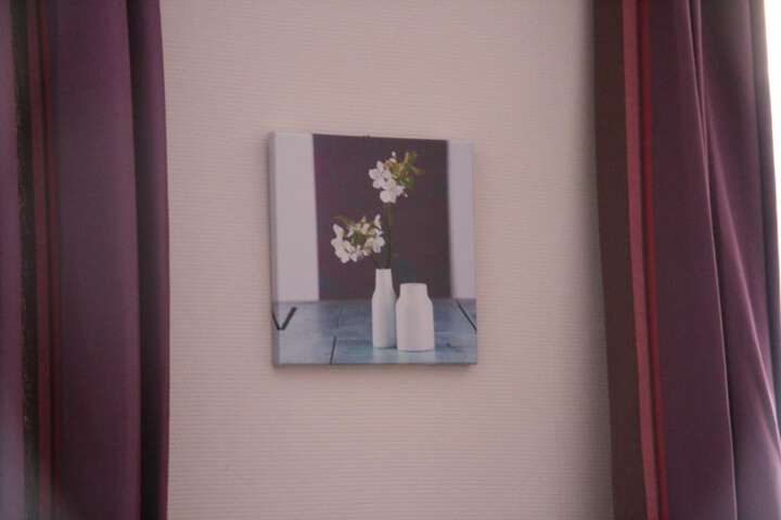 Room 11 of 27