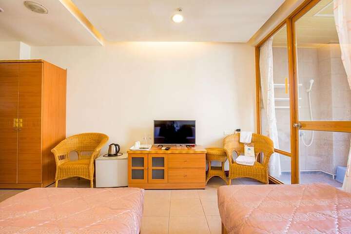 Room 9 of 36
