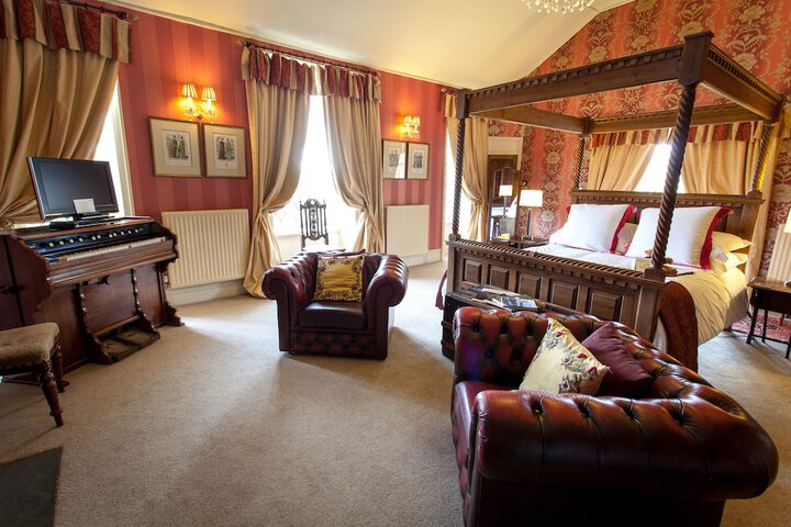 Room 25 of 187