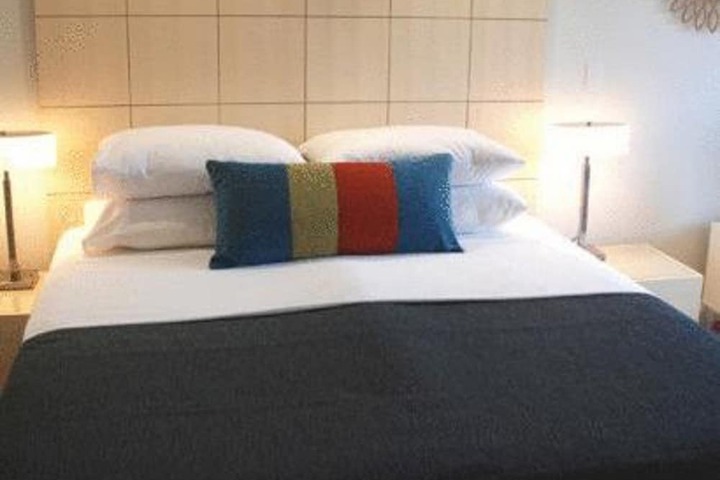 Room 10 of 28