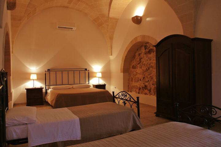 Room 8 of 42