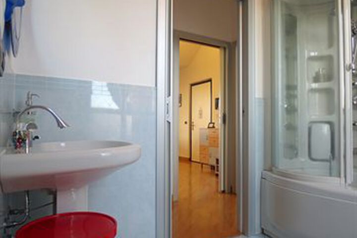Room 10 of 159