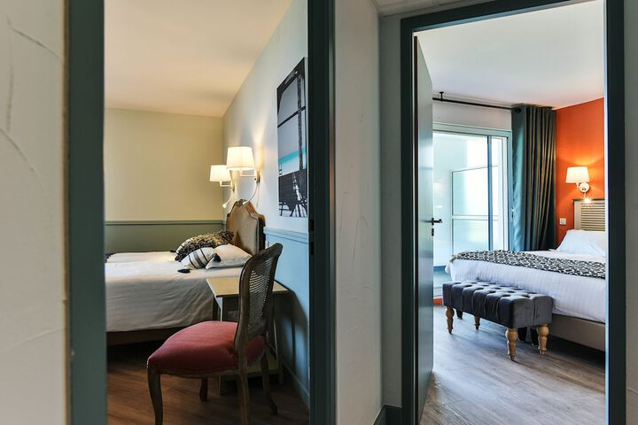Room 6 of 104