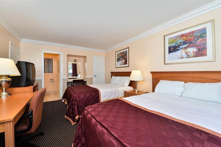2 Double Beds (5 of 9)