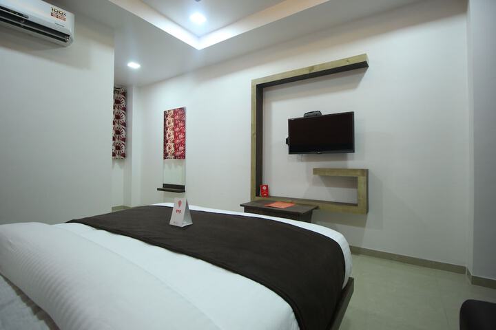 Room 5 of 15