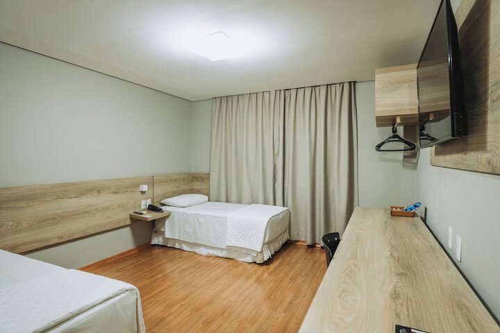 Room 19 of 34