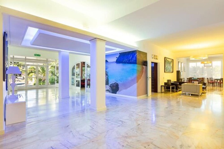 Hotel 2 of 42