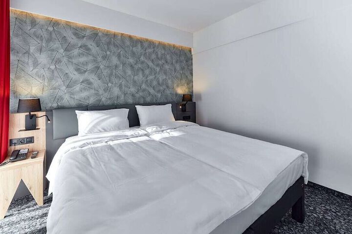 Room 15 of 73