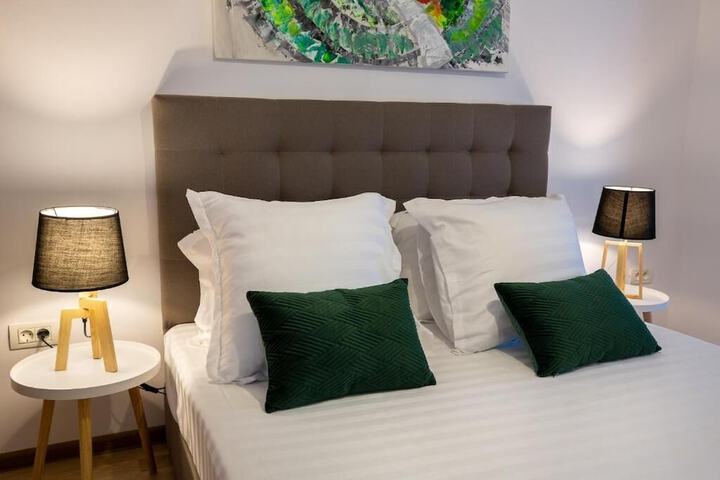Room 5 of 31