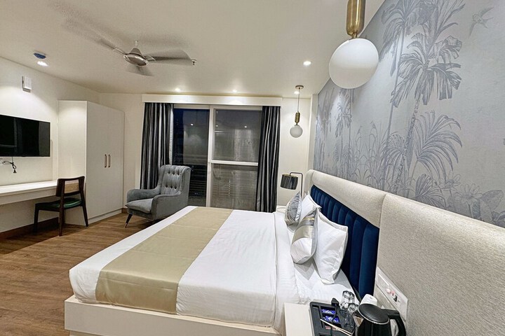 Room 14 of 76