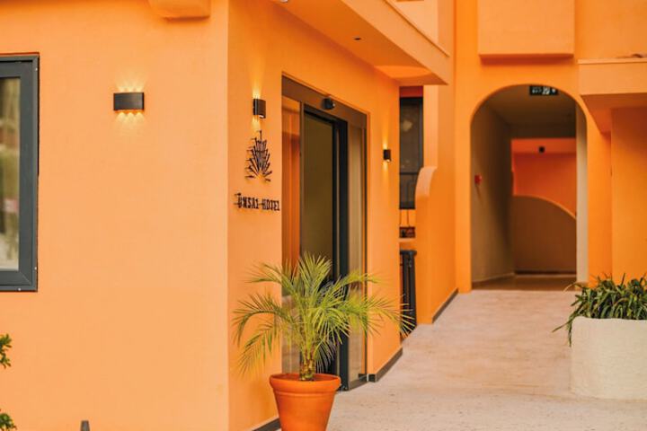 Entrance & Lobby