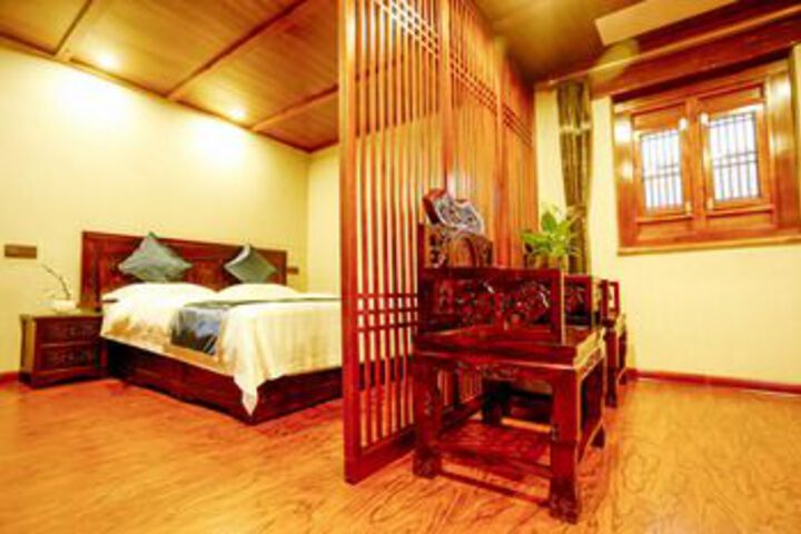 Room 10 of 32