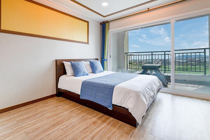 Room 27 of 29