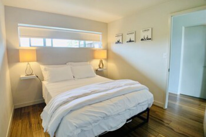 Room 13 of 16