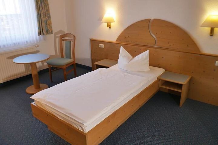 Room 2 of 22
