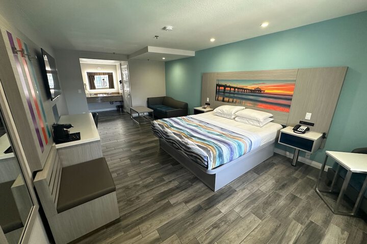 Standard | King Bed (13 of 15)