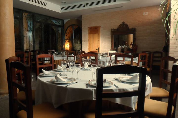 Dining 40 of 71
