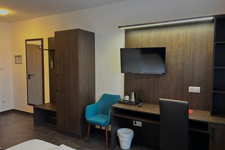 Room 20 of 29
